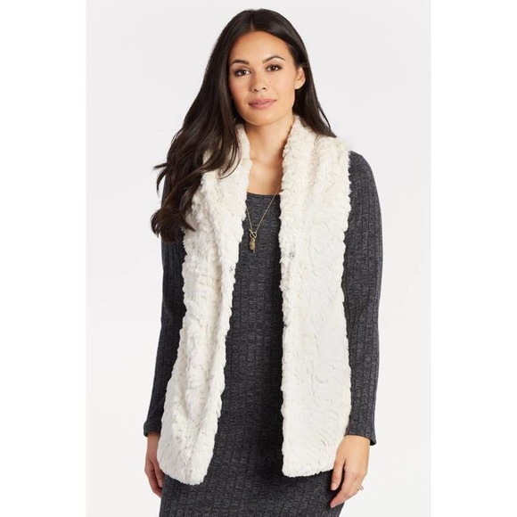 Anthropologie Sweaters - dylan by Anthropologie True Grit Faux Fur Vest Ultra Silky Soft Cream Size Large